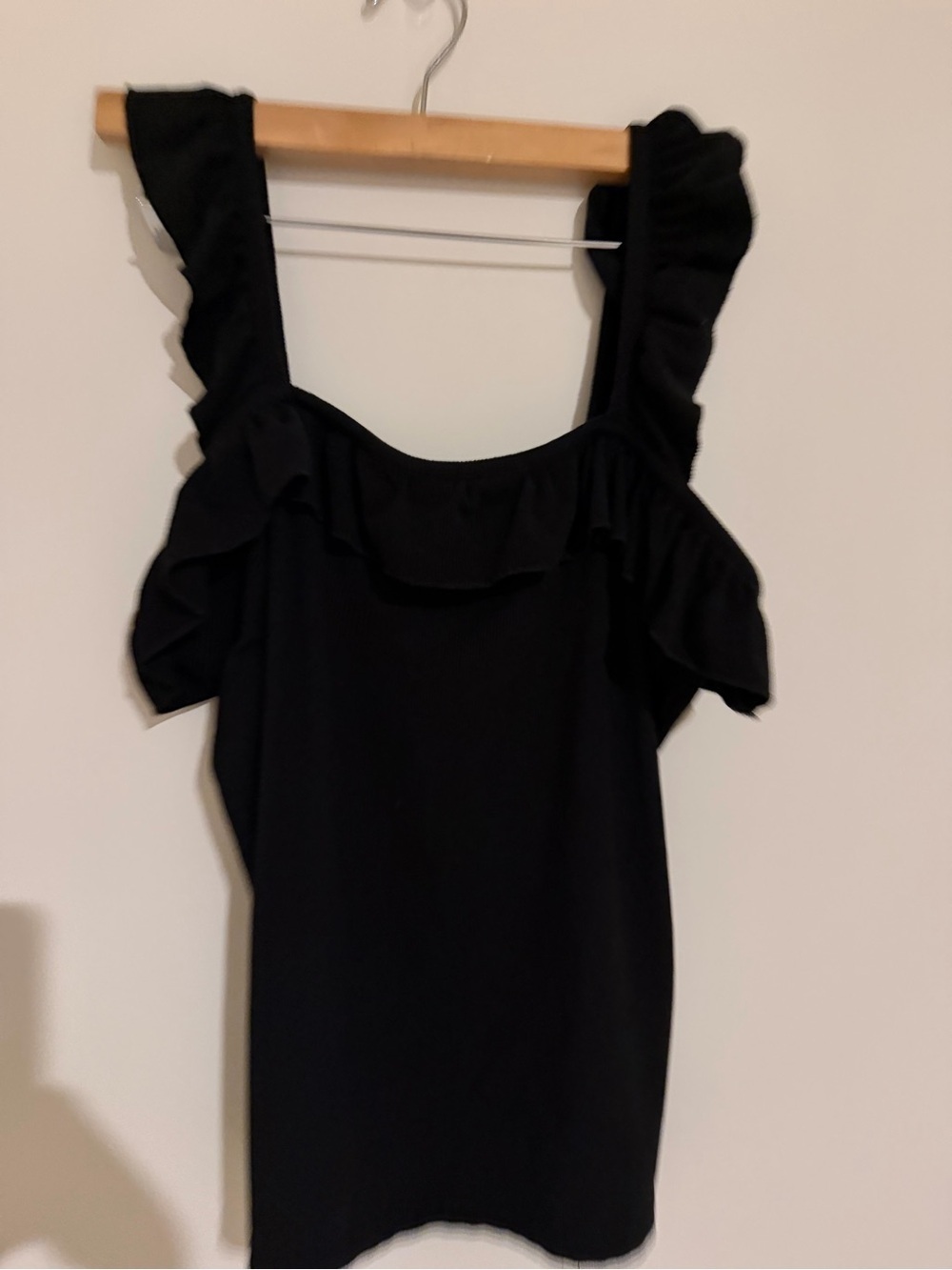 Black Ruffle Sleeveless Top - Women’s Size Large - Picture 2 of 5